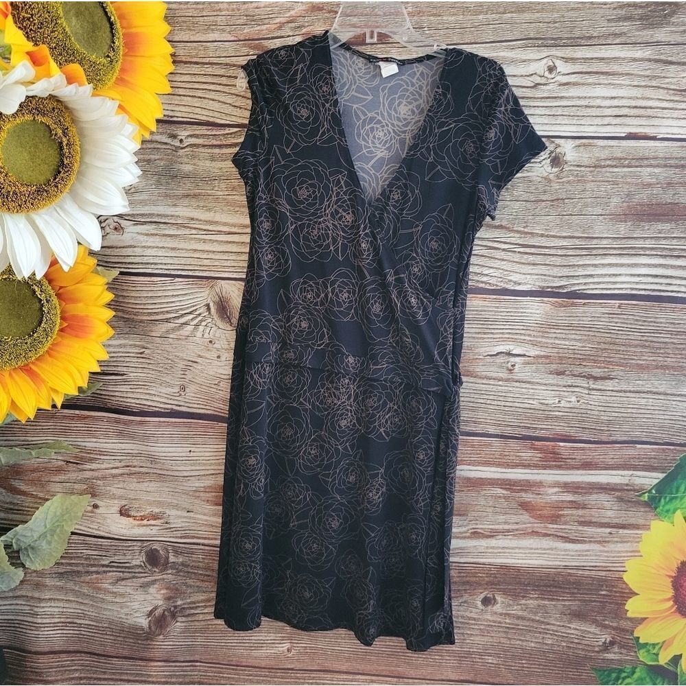 "Faith Passion" Woman's dress Size: medium black/tan outline Pre-owned